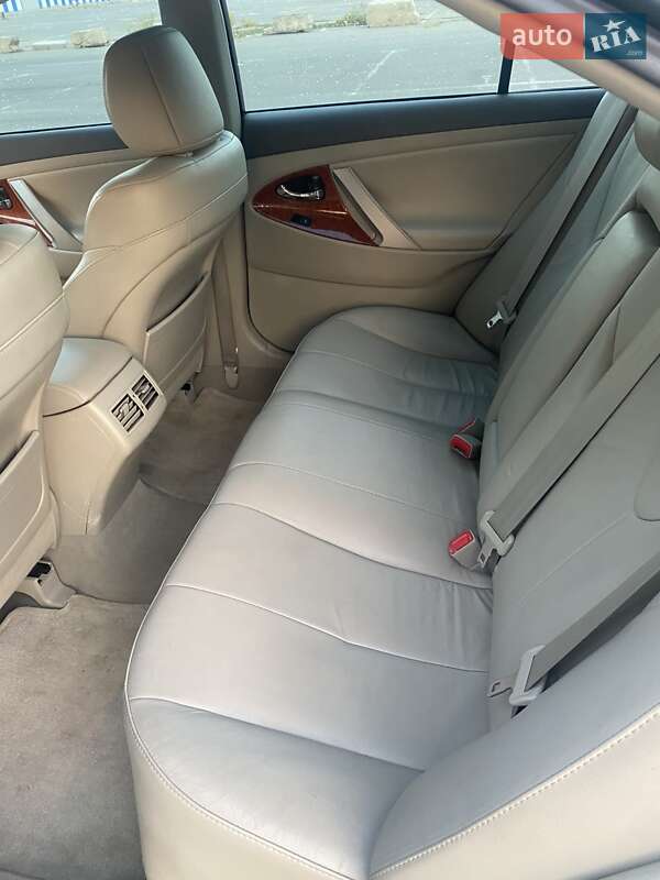 Седан Toyota Camry 2010 в Миколаєві