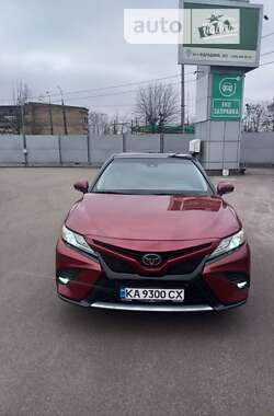 Седан Toyota Camry 2018 в Киеве