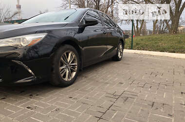 Седан Toyota Camry 2016 в Киеве