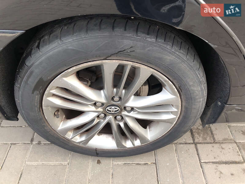Седан Toyota Camry 2016 в Києві