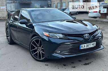 Седан Toyota Camry 2020 в Києві