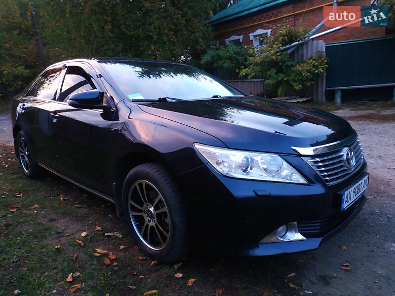 Седан Toyota Camry 2011 в Харкові
