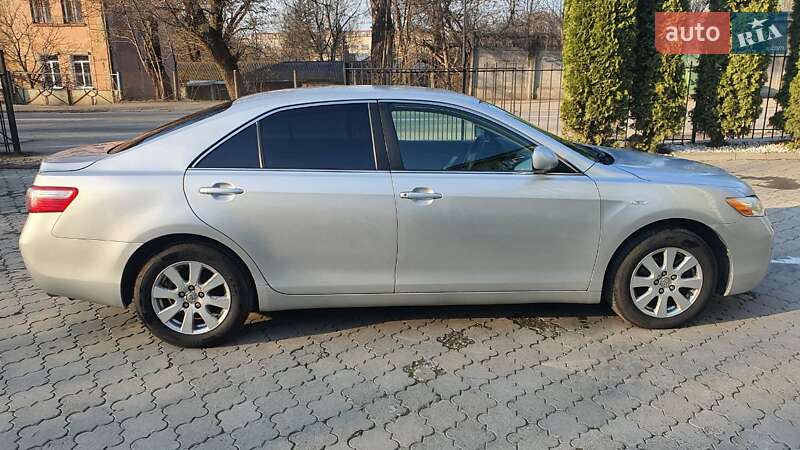 Седан Toyota Camry 2008 в Черновцах