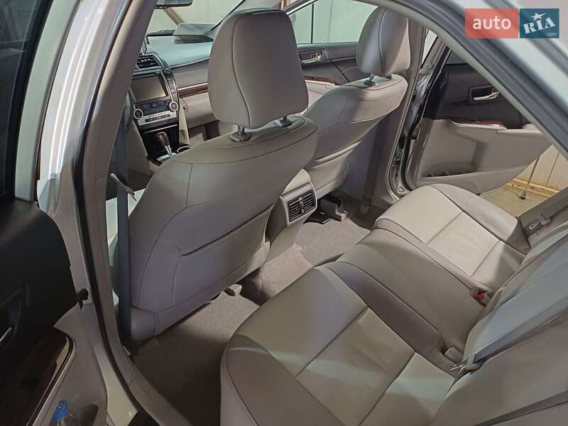 Седан Toyota Camry 2014 в Житомирі
