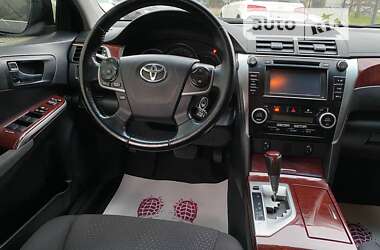 Седан Toyota Camry 2014 в Львові