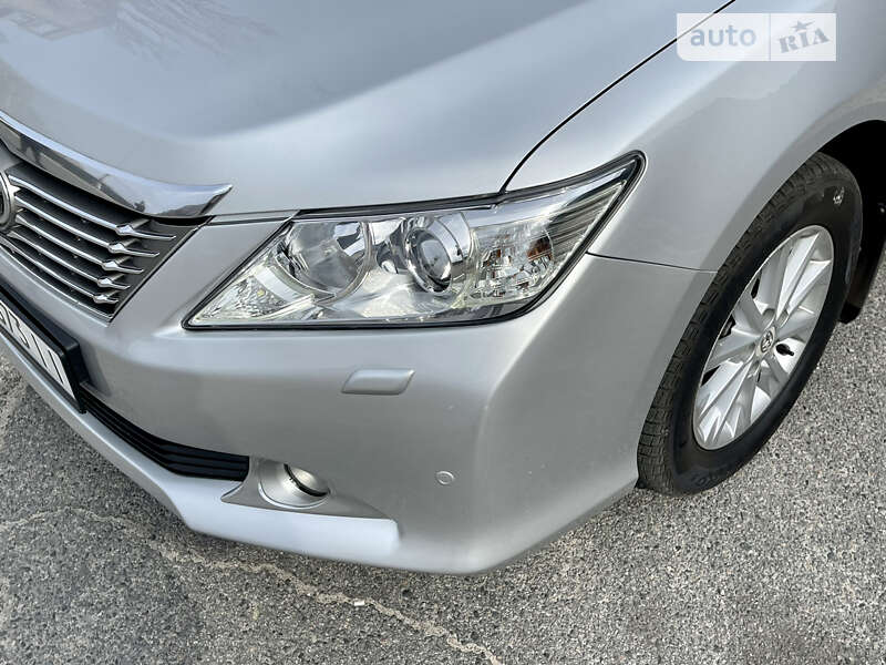 Седан Toyota Camry 2011 в Каменском