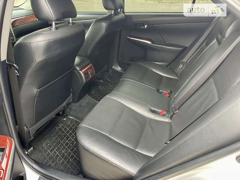 Седан Toyota Camry 2011 в Каменском