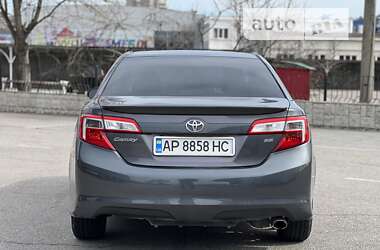 Седан Toyota Camry 2014 в Запоріжжі