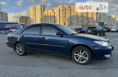 Седан Toyota Camry 2001 в Киеве