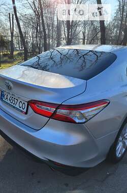 Седан Toyota Camry 2017 в Киеве