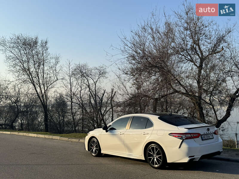 Toyota Camry 2021