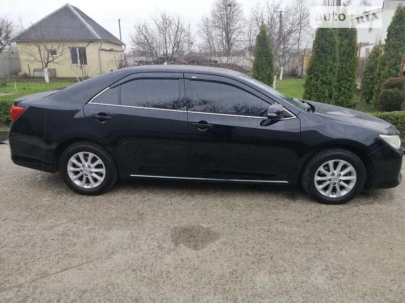 Седан Toyota Camry 2013 в Киеве