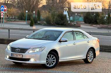 Седан Toyota Camry 2011 в Сараті