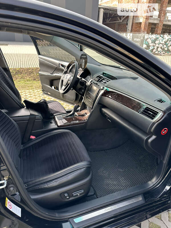 Седан Toyota Camry 2016 в Хмельницькому