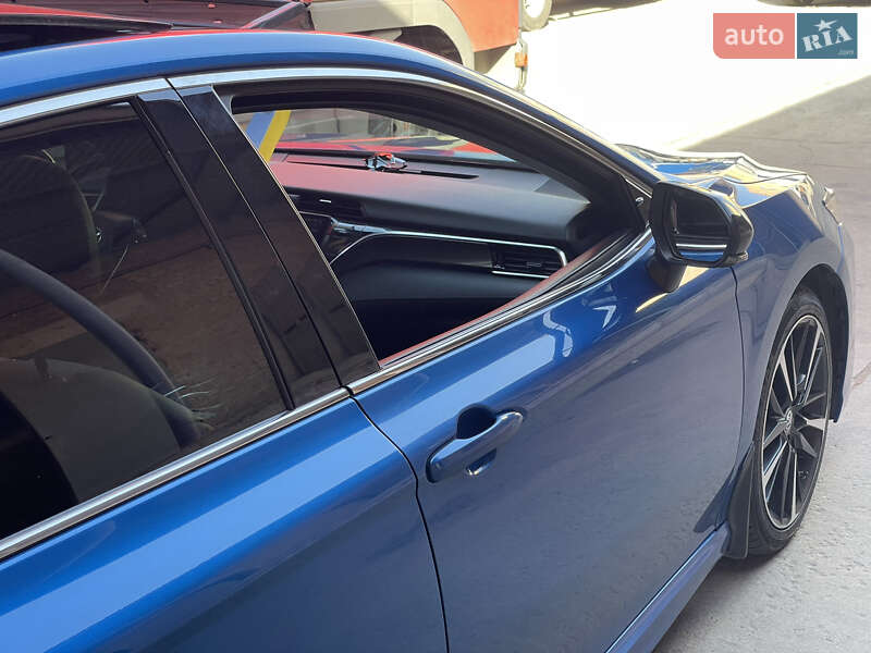 Седан Toyota Camry 2018 в Рівному