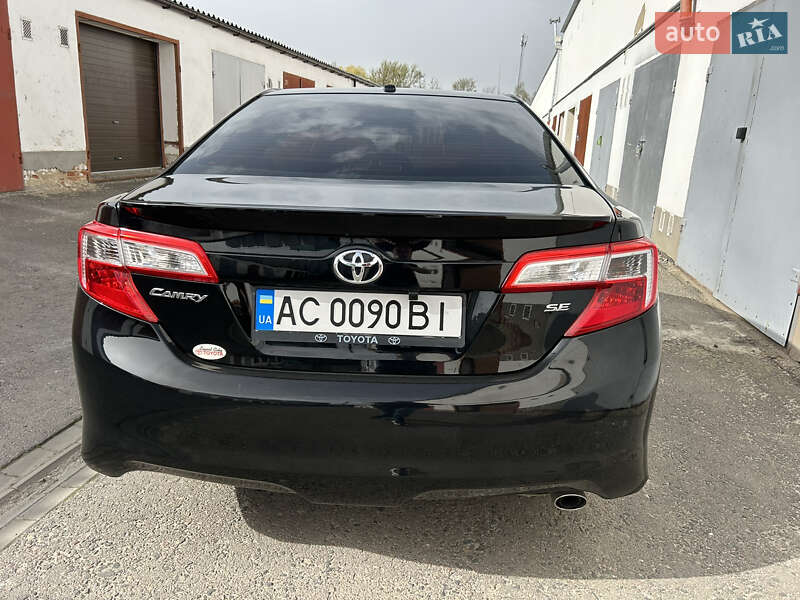 Седан Toyota Camry 2012 в Луцьку