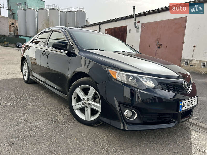 Toyota Camry 2012