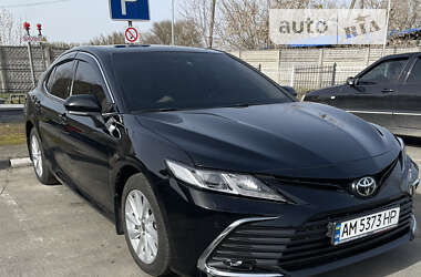 Седан Toyota Camry 2022 в Житомире