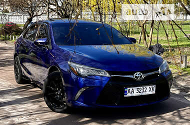 Седан Toyota Camry 2015 в Києві