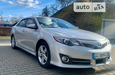 Седан Toyota Camry 2013 в Коломые