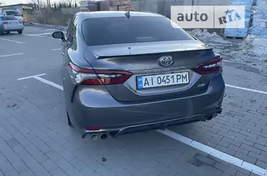 Toyota Camry 2021