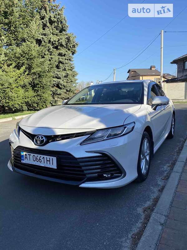 Седан Toyota Camry 2021 в Киеве