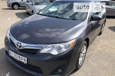 Седан Toyota Camry 2014 в Києві