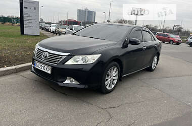 Седан Toyota Camry 2011 в Києві