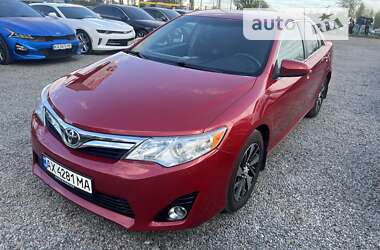 Седан Toyota Camry 2012 в Киеве