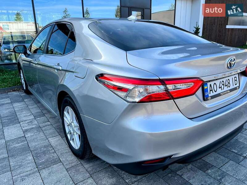 Седан Toyota Camry 2018 в Києві