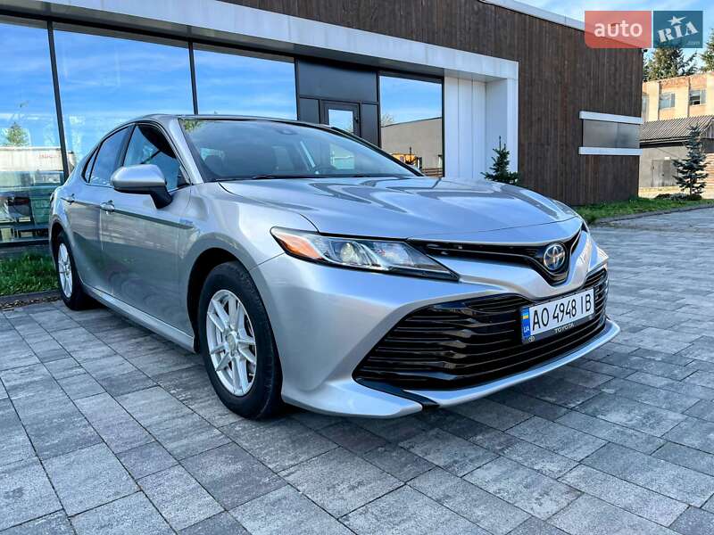 Седан Toyota Camry 2018 в Києві