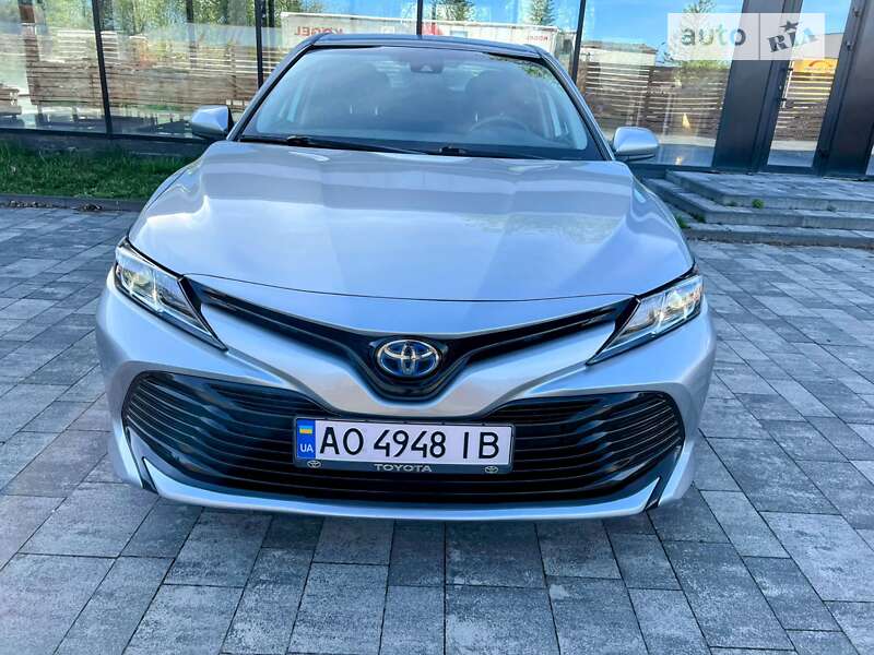Седан Toyota Camry 2018 в Тячеве