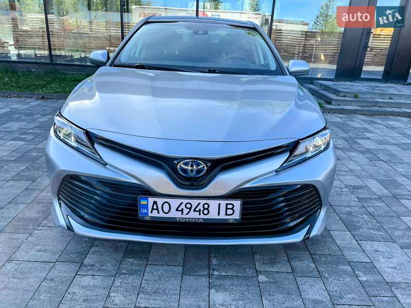 Седан Toyota Camry 2018 в Києві
