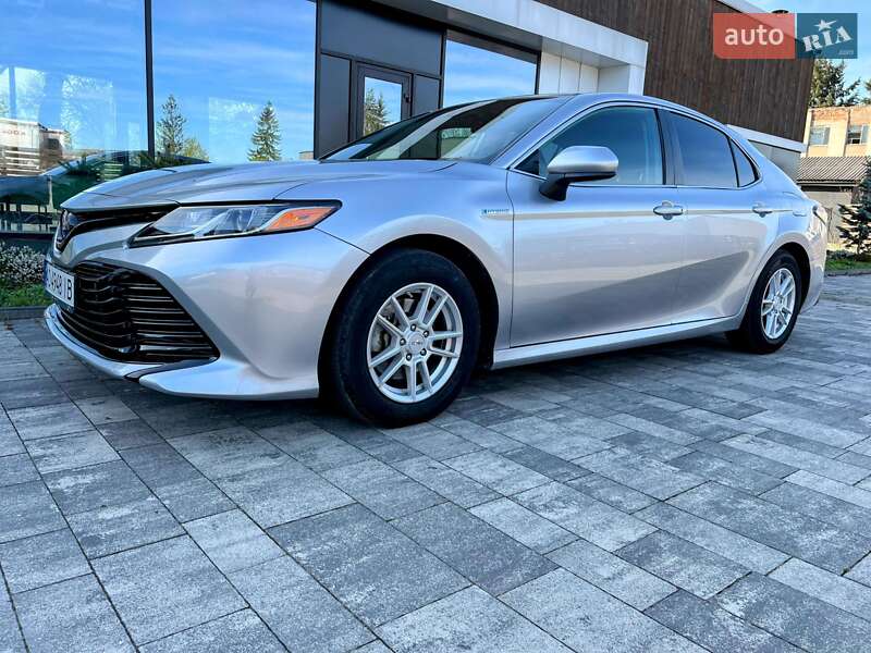 Седан Toyota Camry 2018 в Києві