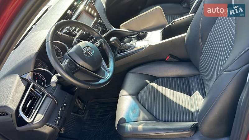 Седан Toyota Camry 2017 в Полтаві