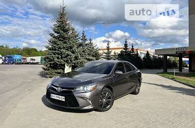 Седан Toyota Camry 2015 в Харкові