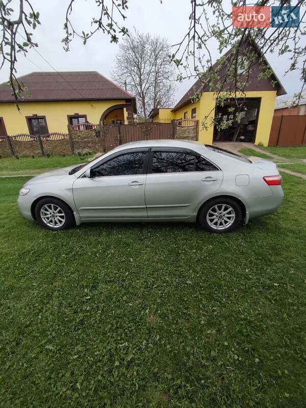 Седан Toyota Camry 2008 в Сумах