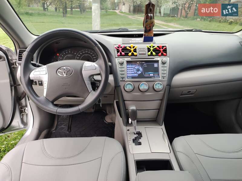 Седан Toyota Camry 2008 в Сумах