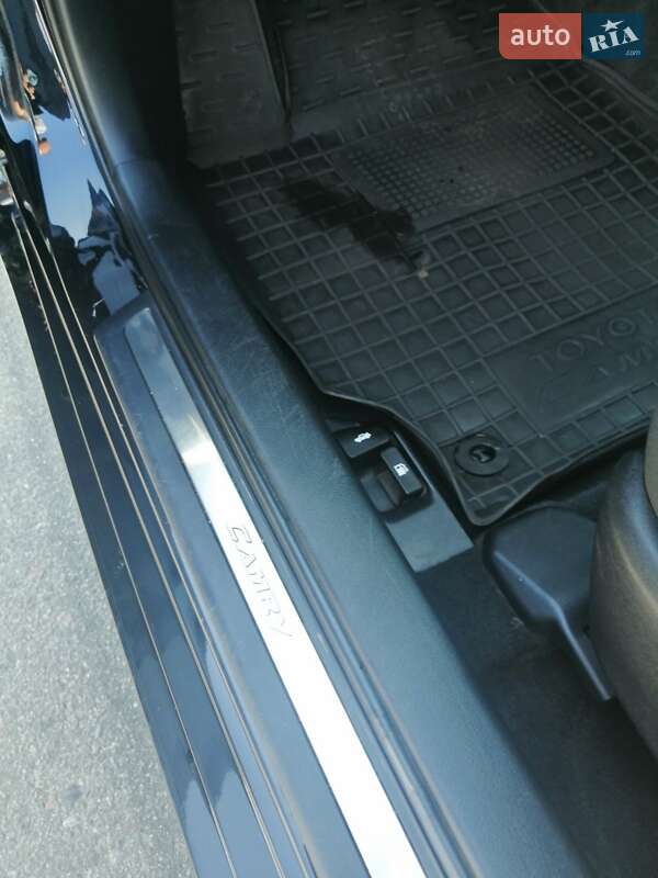 Седан Toyota Camry 2017 в Путивлі