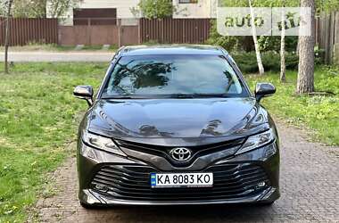 Седан Toyota Camry 2019 в Києві