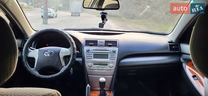 Седан Toyota Camry 2010 в Киеве
