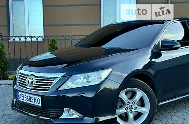 Седан Toyota Camry 2012 в Виннице