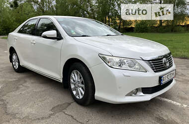 Седан Toyota Camry 2013 в Киеве