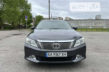 Седан Toyota Camry 2012 в Киеве