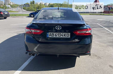 Седан Toyota Camry 2020 в Виннице