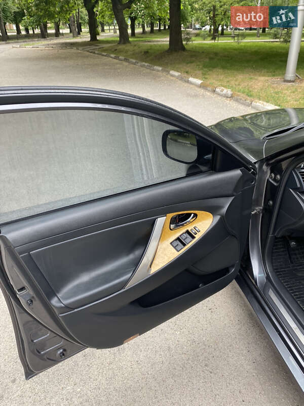 Седан Toyota Camry 2006 в Нікополі