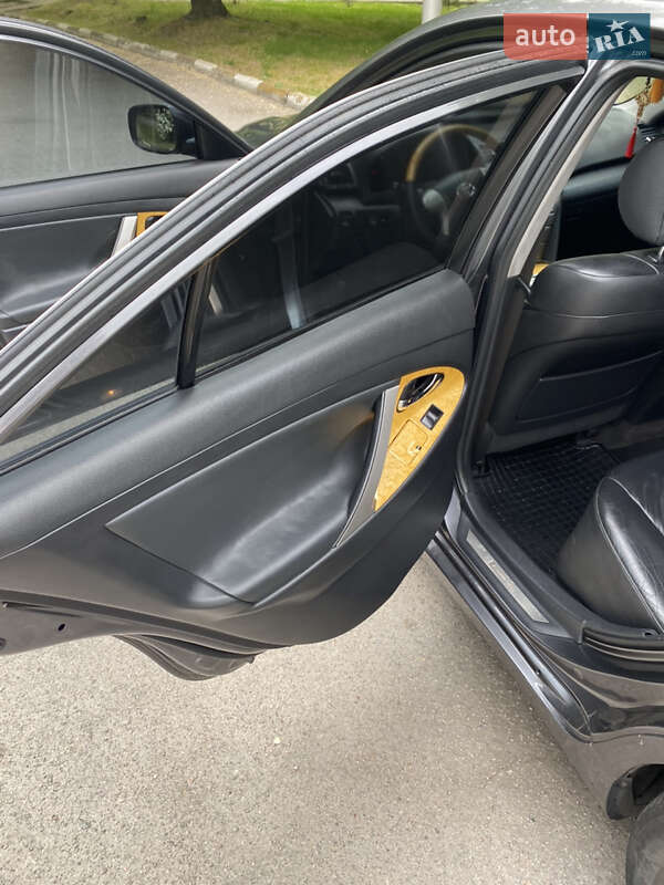 Седан Toyota Camry 2006 в Нікополі