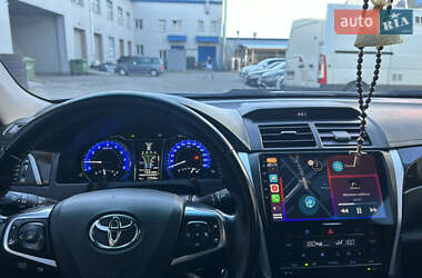 Седан Toyota Camry 2015 в Житомире