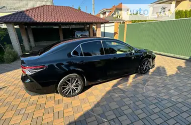 Toyota Camry 2021