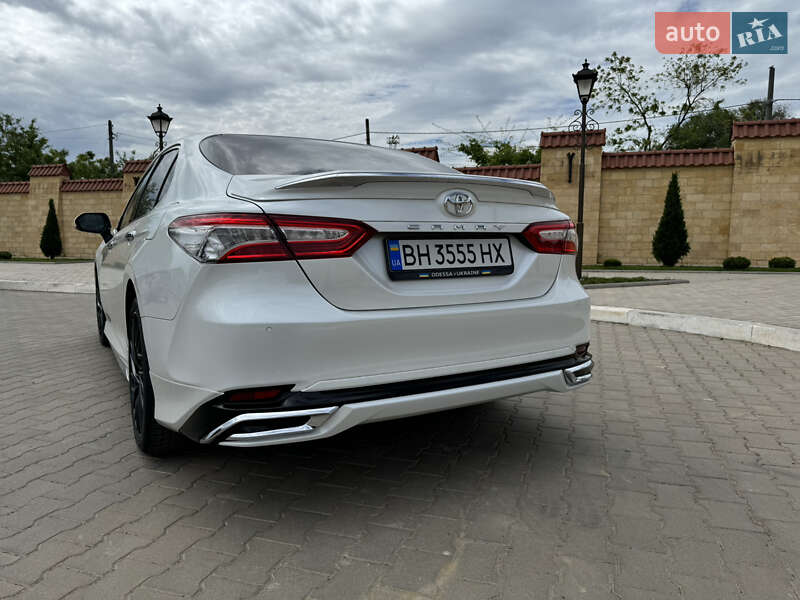 Седан Toyota Camry 2017 в Одессе